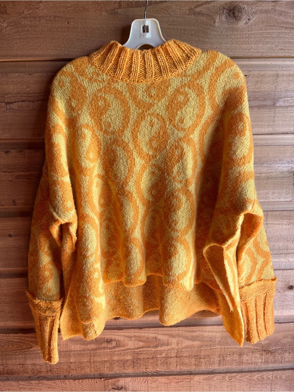 FREE PEOPLE - Yin Yang sweater